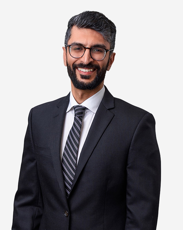 Headshot of Dr. Shobhit Minhas, hand and wrist specialist and orthopedic surgeon.