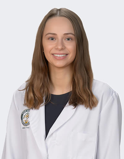 Julia Gainski, PA-C, orthopedic joint replacement physician assistant in Illinois